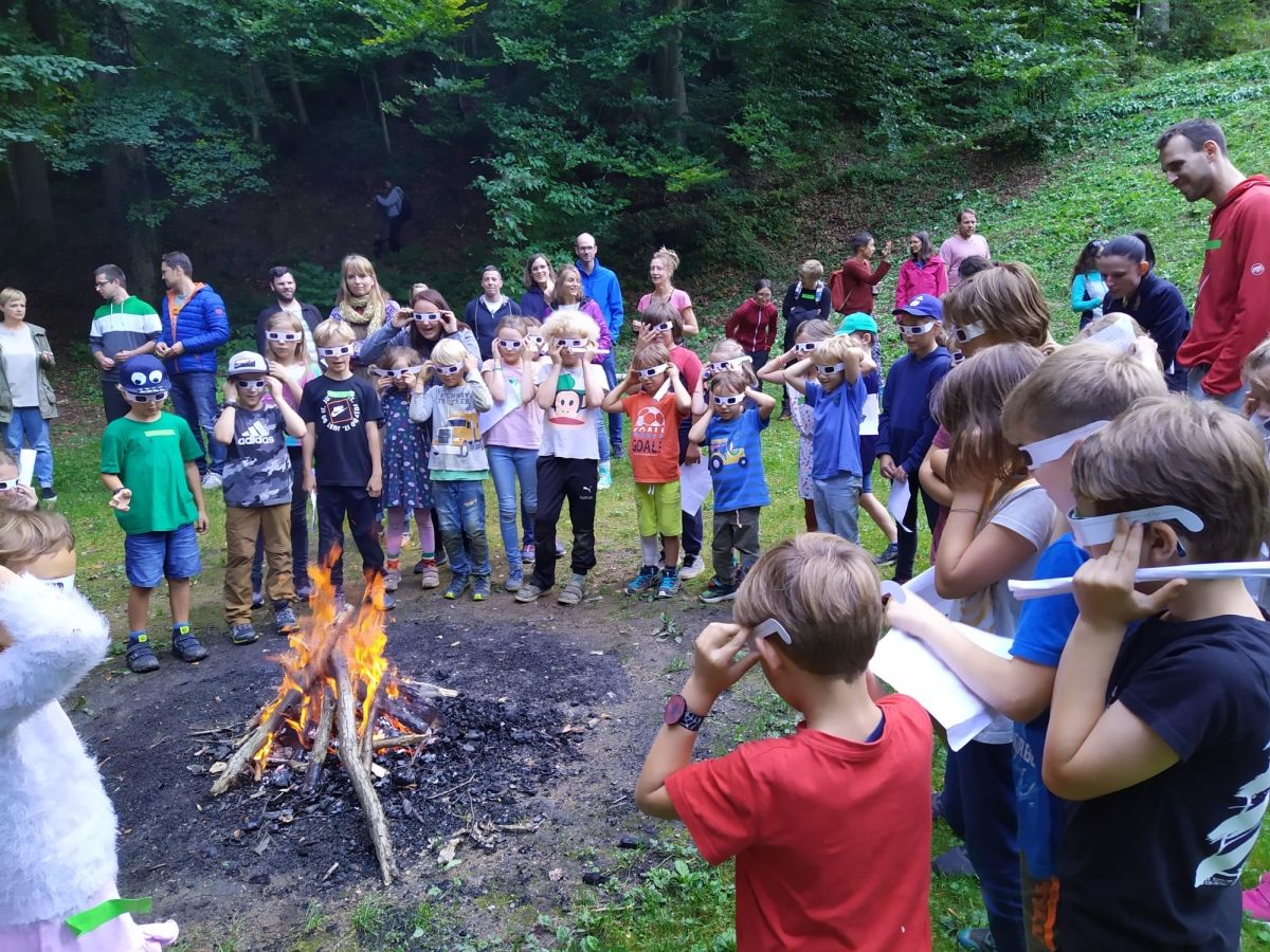 Primaria bei der Feuerstelle